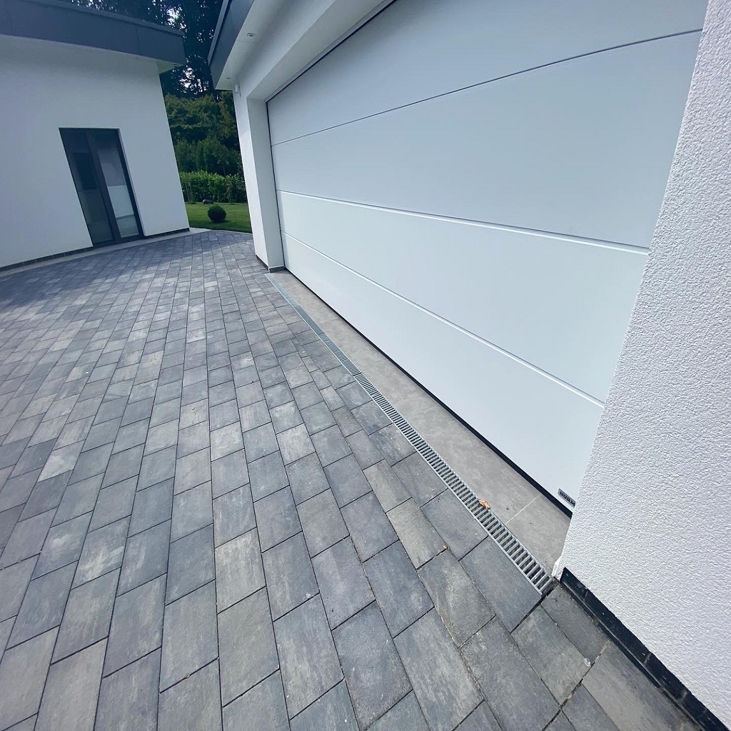 15E0245B-FDD0-4A3B-B7B9-A83D22A9F1C4